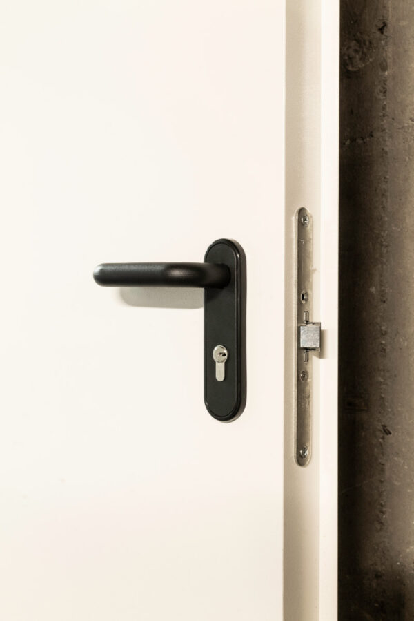 cisamanillaplacanylonpuertacortafuego1 JUEGO DE MANIJAS P1 BOCA LLAVE CON MEDIO CILINDROCORTAFUEGO